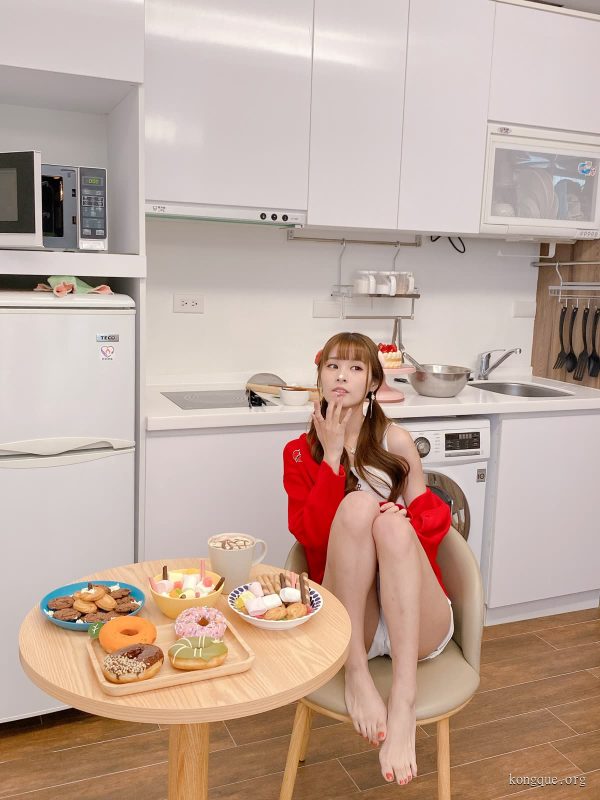 泥泥汝 – 全套无水印14期&视频[9.2G-2024.8新发] - cos姬-cos姬